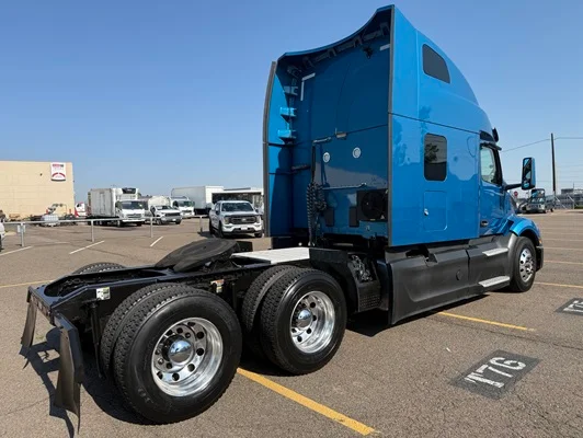 2022 Peterbilt 579 in Denver, CO — photo 5