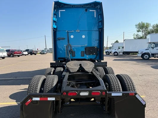 2022 Peterbilt 579 in Denver, CO — photo 8