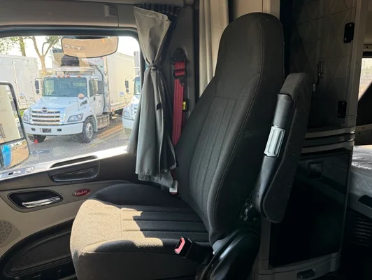 2022 Peterbilt 579 in Denver, CO — photo 19