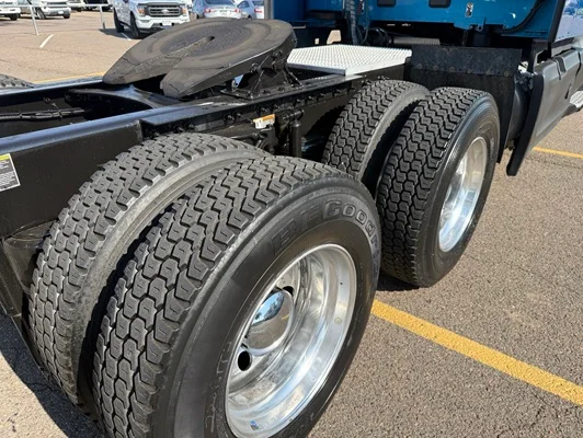 2022 Peterbilt 579 in Denver, CO — photo 6