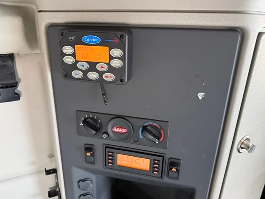 2022 Peterbilt 579 in Denver, CO — photo 15