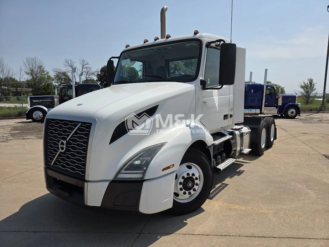 2019 Volvo VNL 300 in Waukee, IA