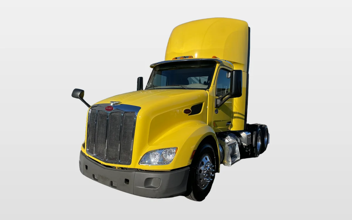 2021 PETERBILT 579 - image 1
