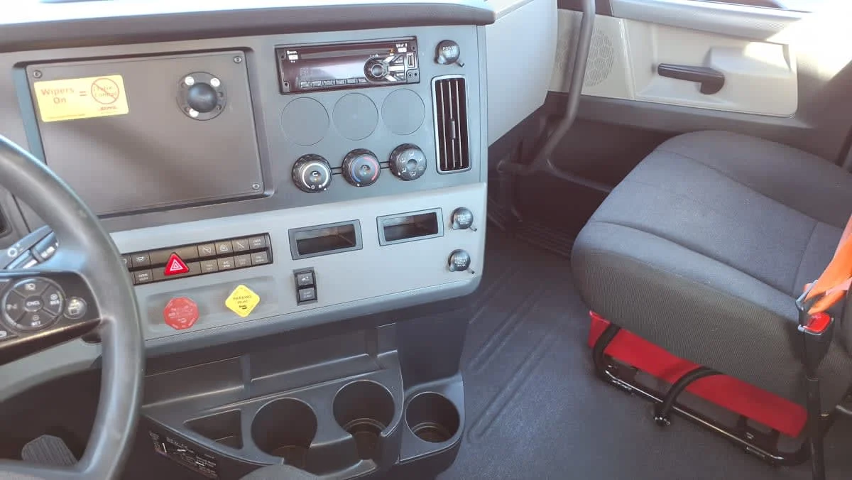 2020 Freightliner Cascadia in Memphis, TN — photo 7