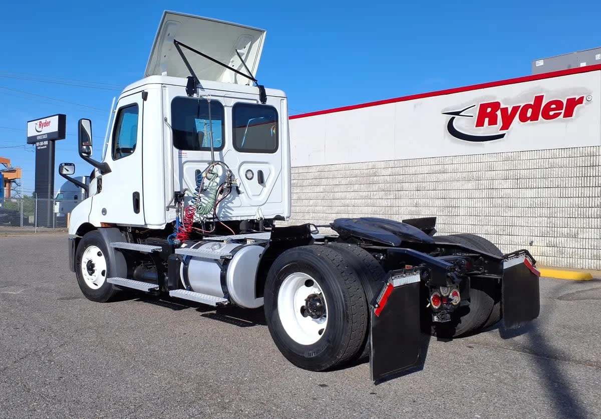 2020 Freightliner Cascadia in Memphis, TN — photo 6
