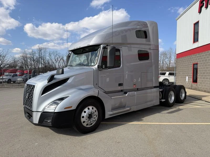 2022 Volvo VNL 760 in Pittsburgh, PA