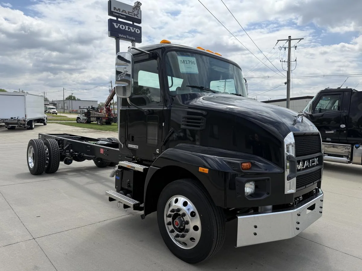 2027 Mack in Cedar Rapids, IA — photo 7
