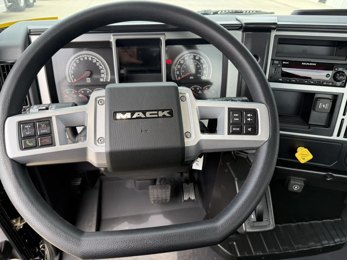 2027 Mack in Cedar Rapids, IA — photo 12