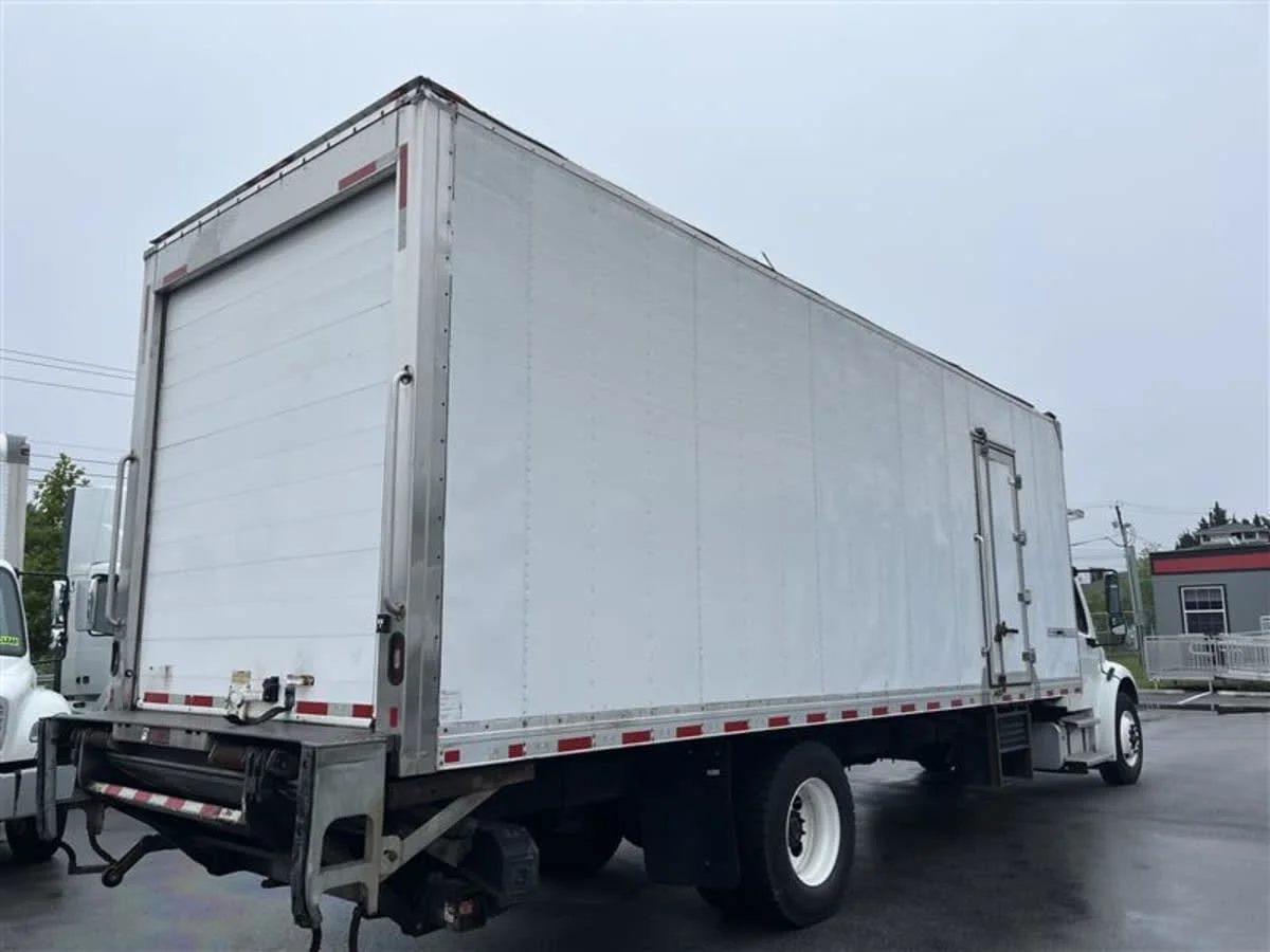 2019 Freightliner M2 106 in Beltsville, MD — photo 4