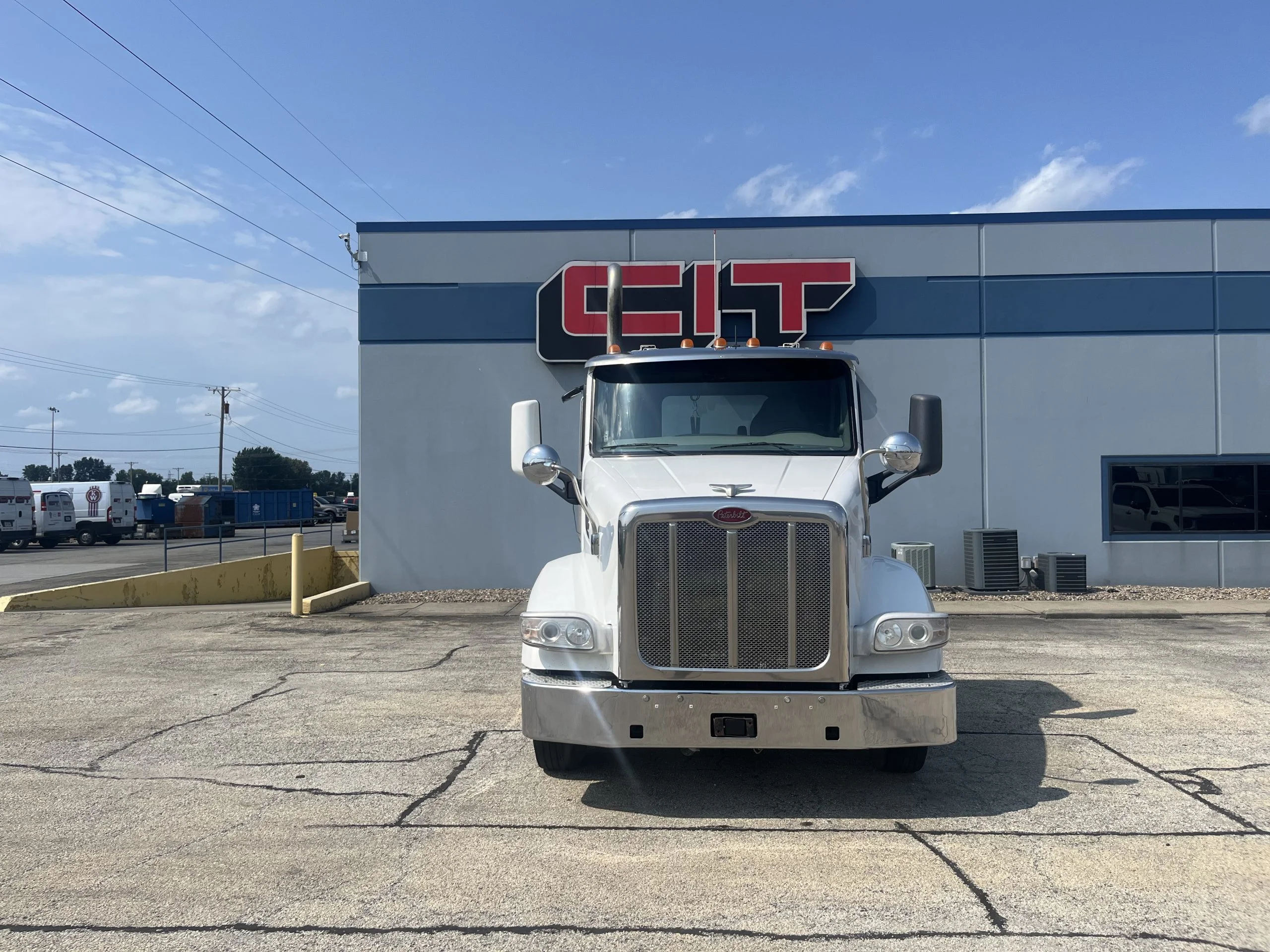 2020 Peterbilt in Springfield, IL — photo 2
