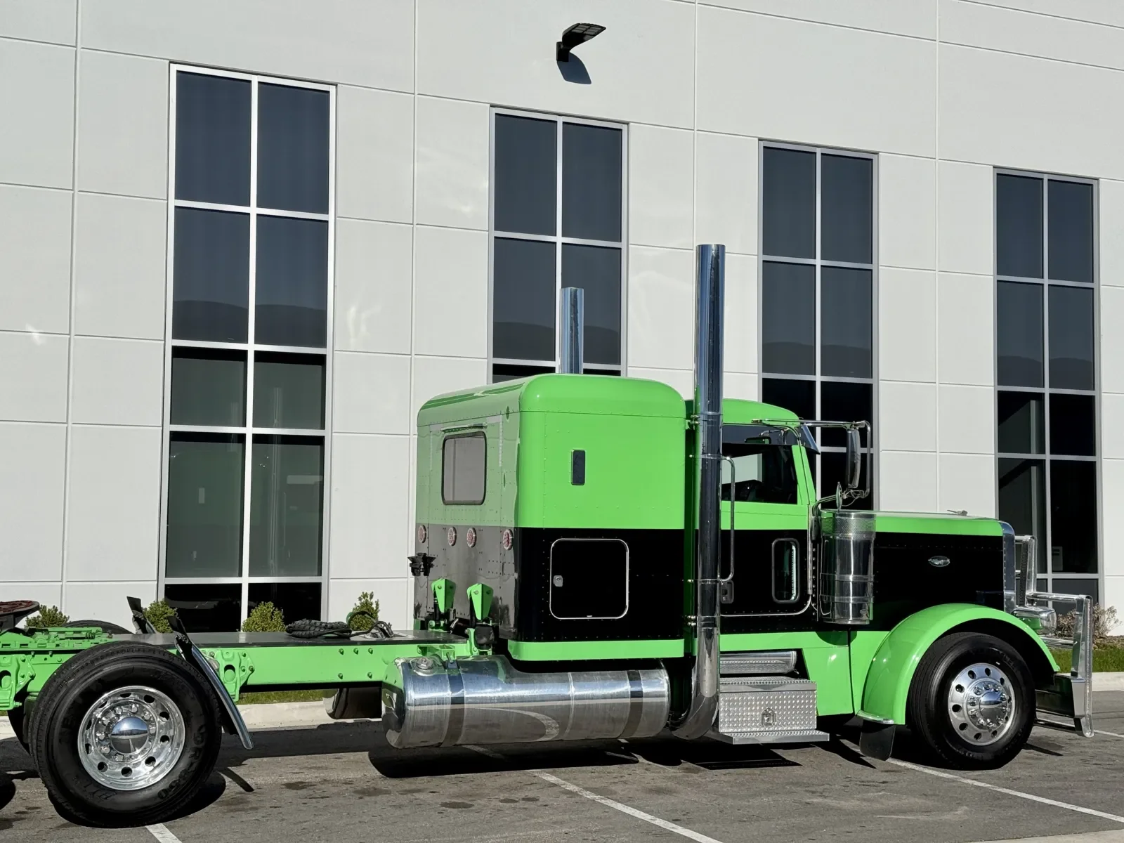 2019 Peterbilt 389 - image 7