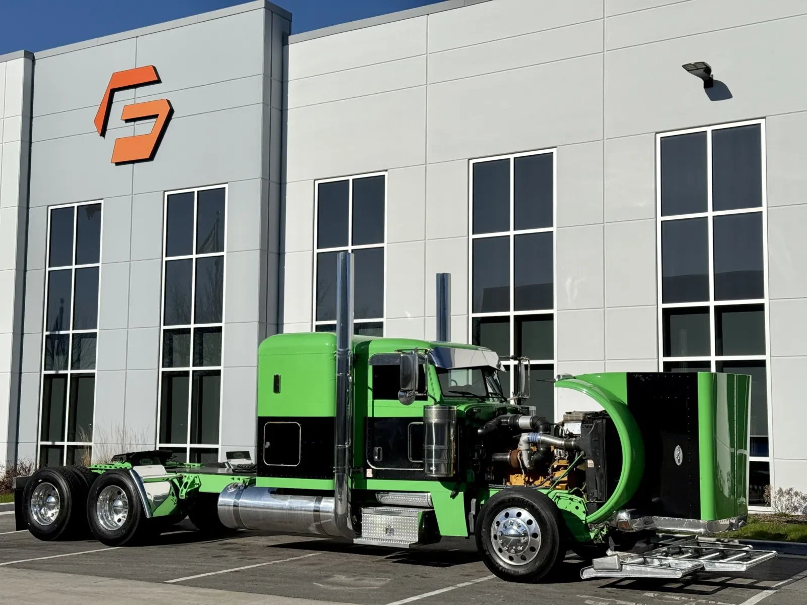 2019 Peterbilt 389 - image 9