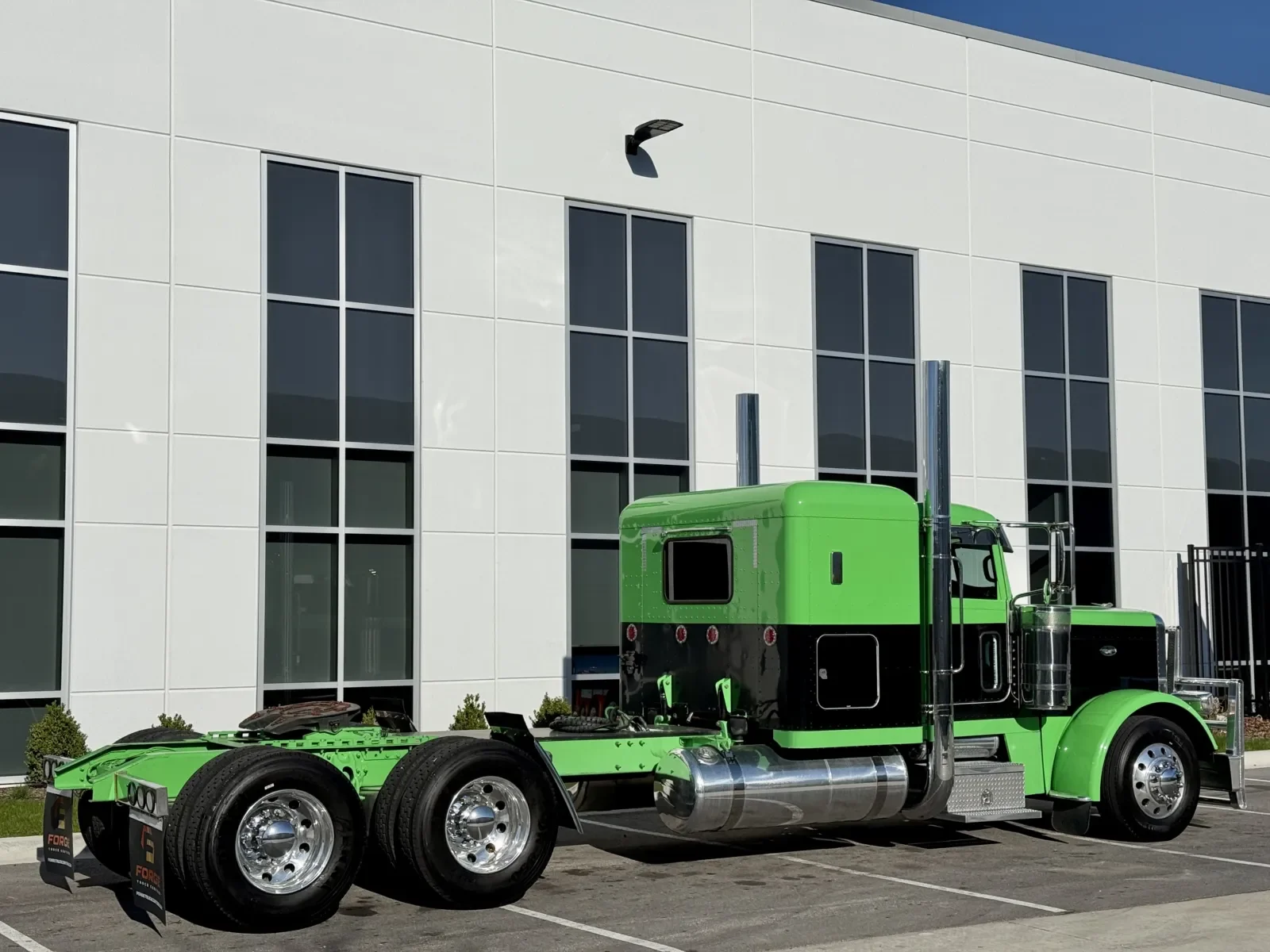 2019 Peterbilt 389 - image 5