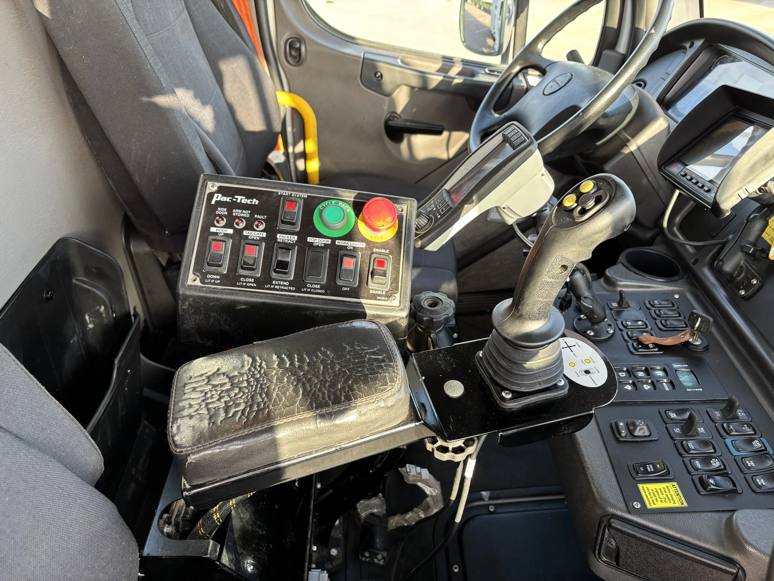 2023 Freightliner — photo 7