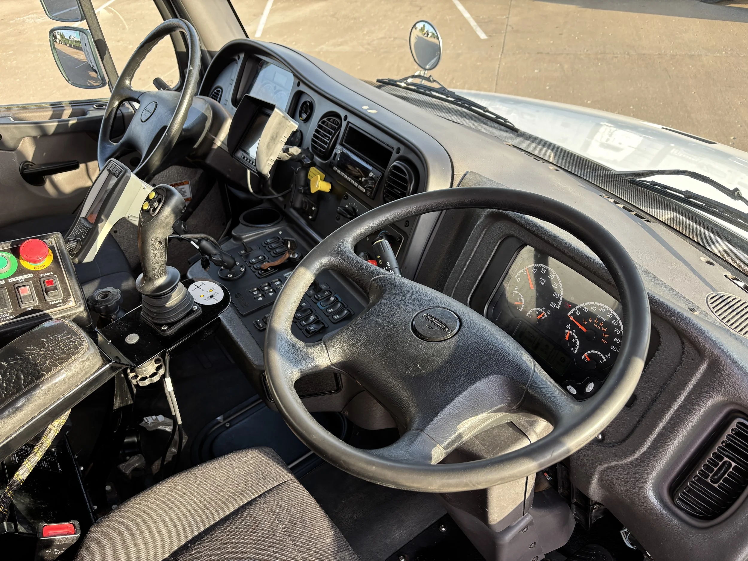 2023 Freightliner — photo 8