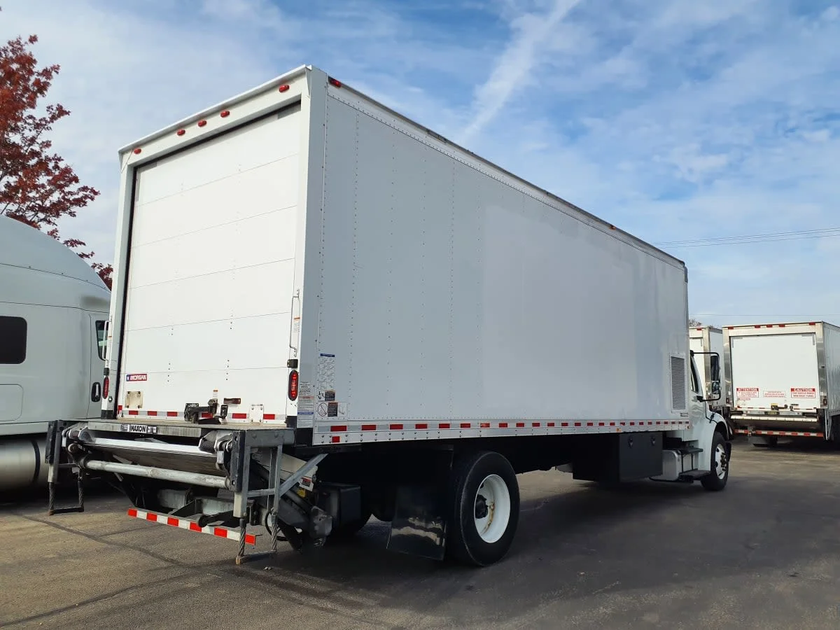 2019 Freightliner M2 106 in Bolingbrook, IL — photo 4