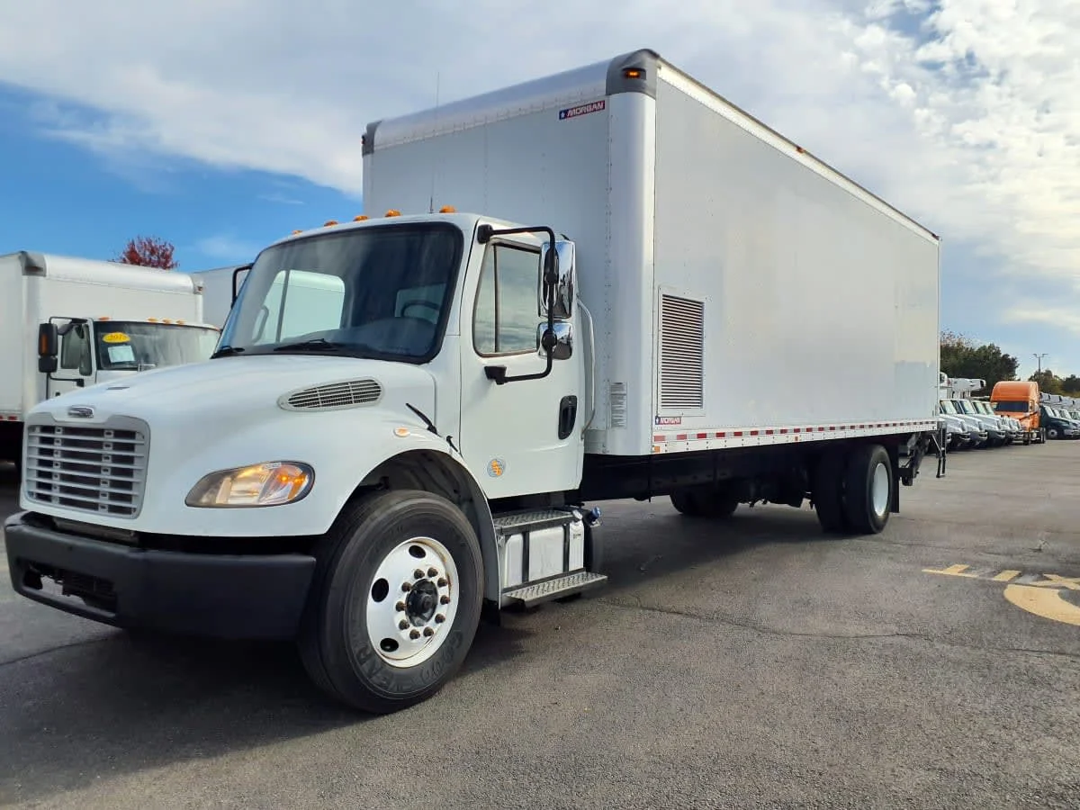 2019 Freightliner M2 106 in Bolingbrook, IL