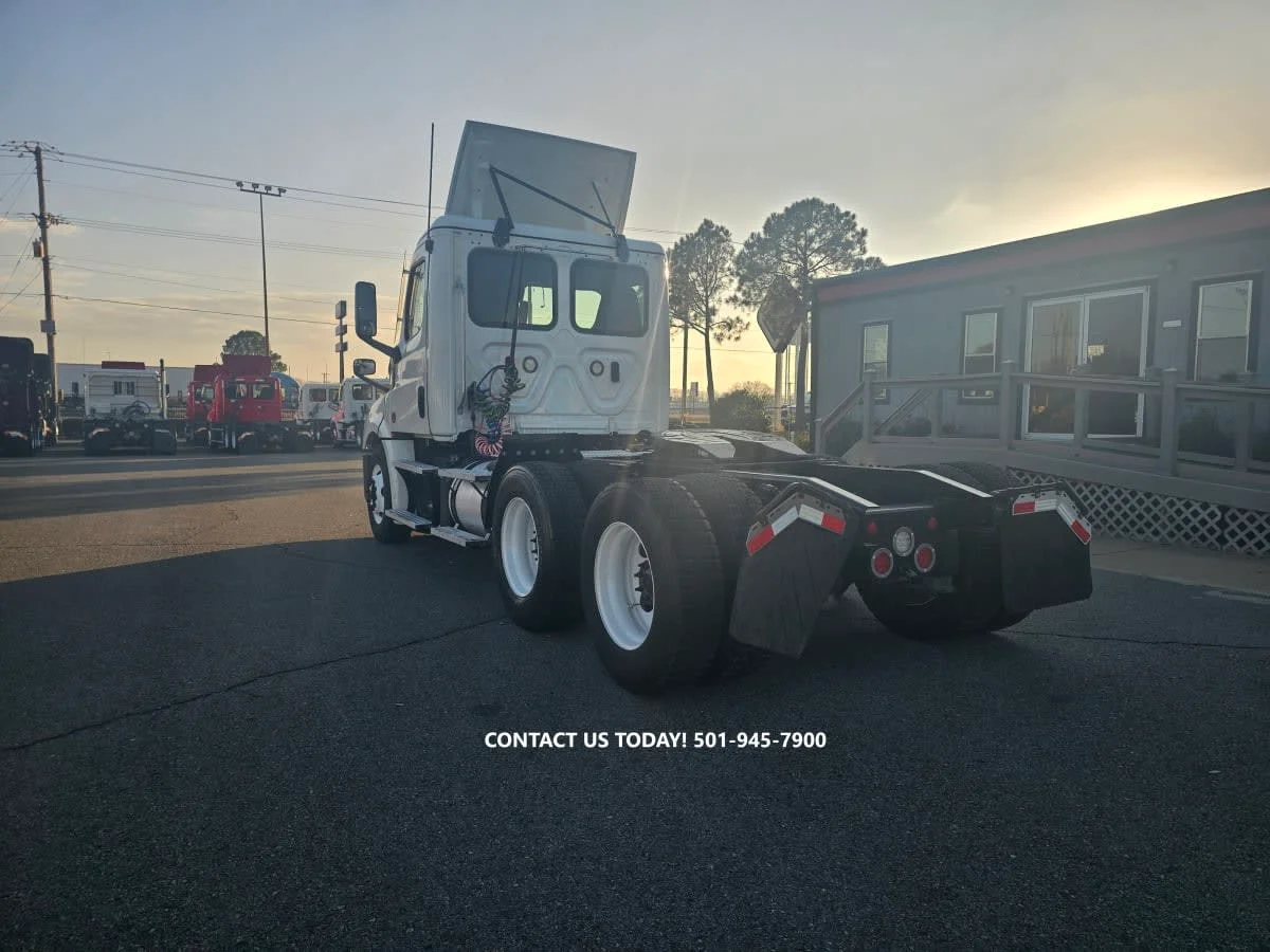 2021 Freightliner Cascadia in North Little Rock, AR — photo 6