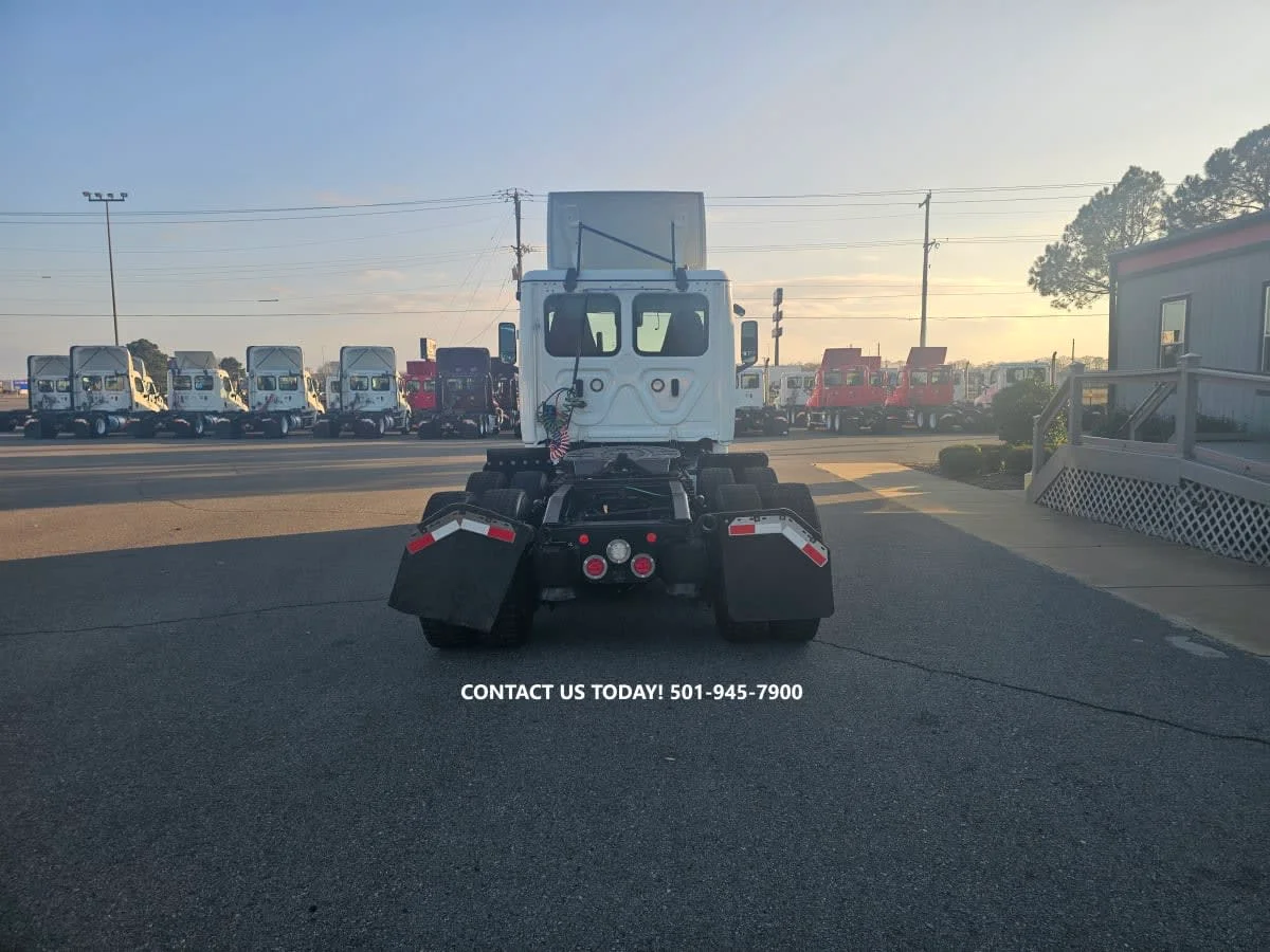 2021 Freightliner Cascadia in North Little Rock, AR — photo 5