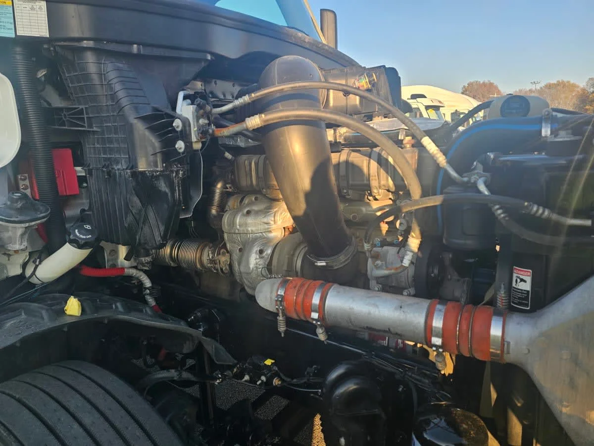 2021 Freightliner Cascadia in North Little Rock, AR — photo 9