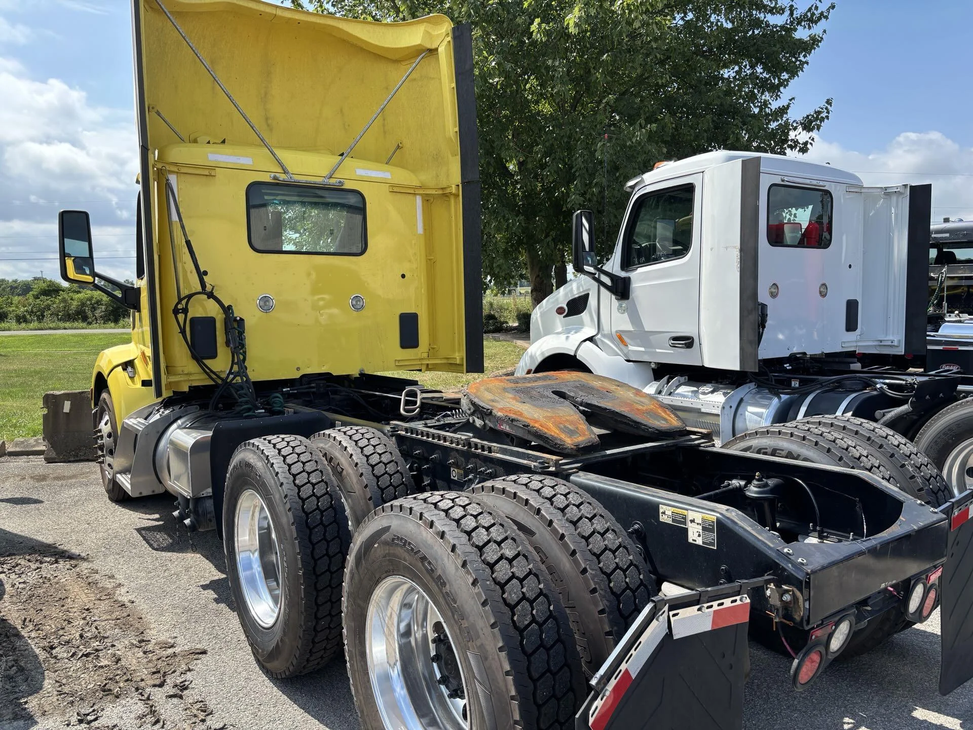 2021 Peterbilt 579 in Columbus, OH — photo 6