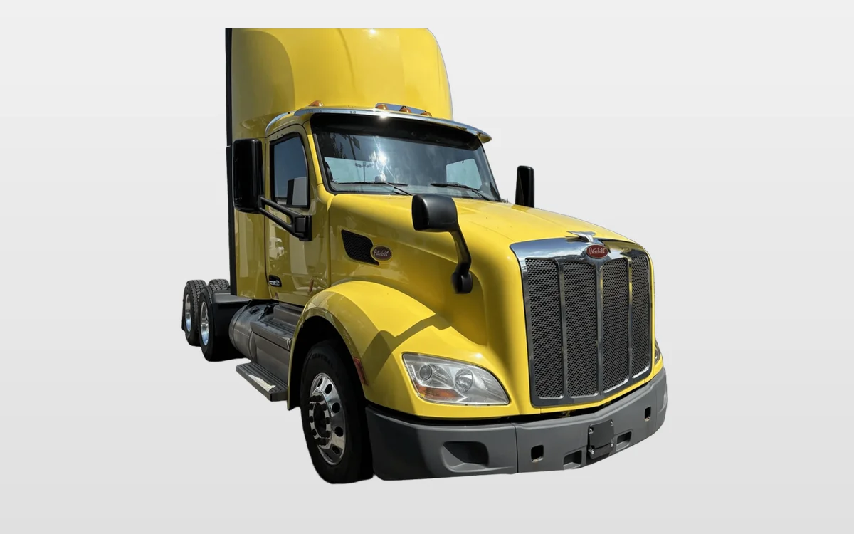 2021 Peterbilt 579 - image 1