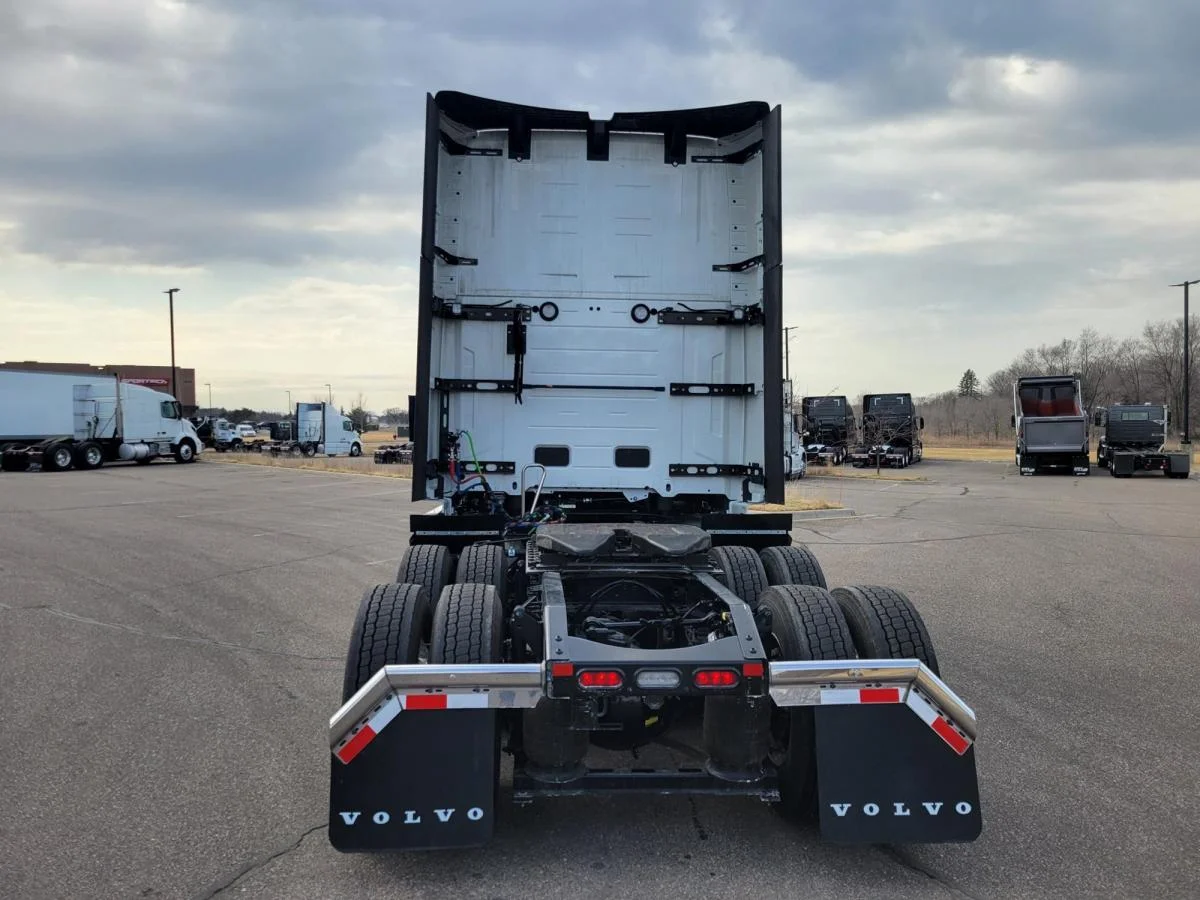 2026 Volvo in Elk River, MN — photo 4