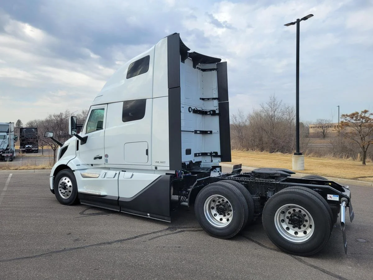 2026 Volvo in Elk River, MN — photo 3