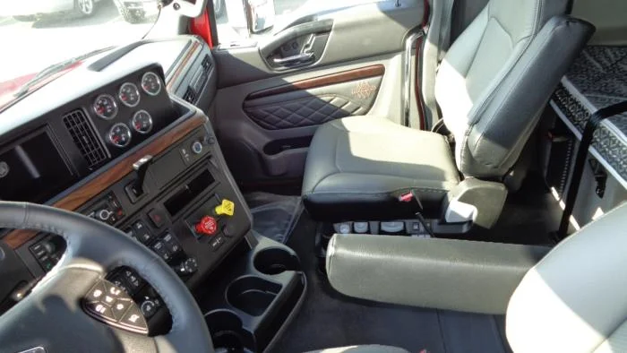 2026 International LT - image 16