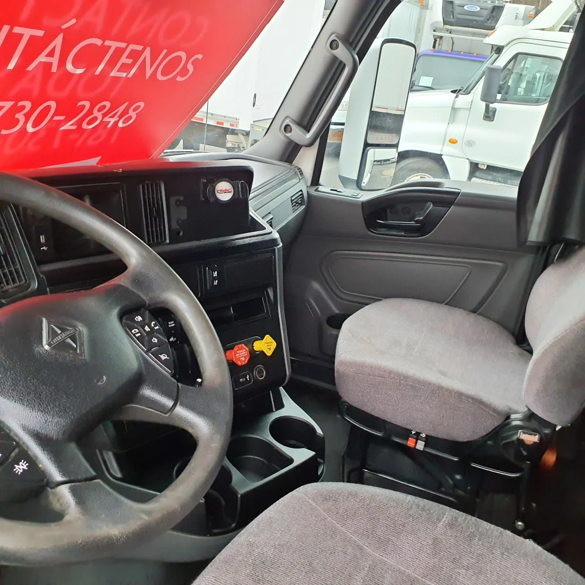 2020 International LT - image 7