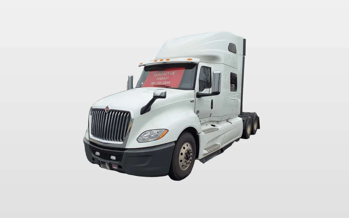 2020 International LT - image 1