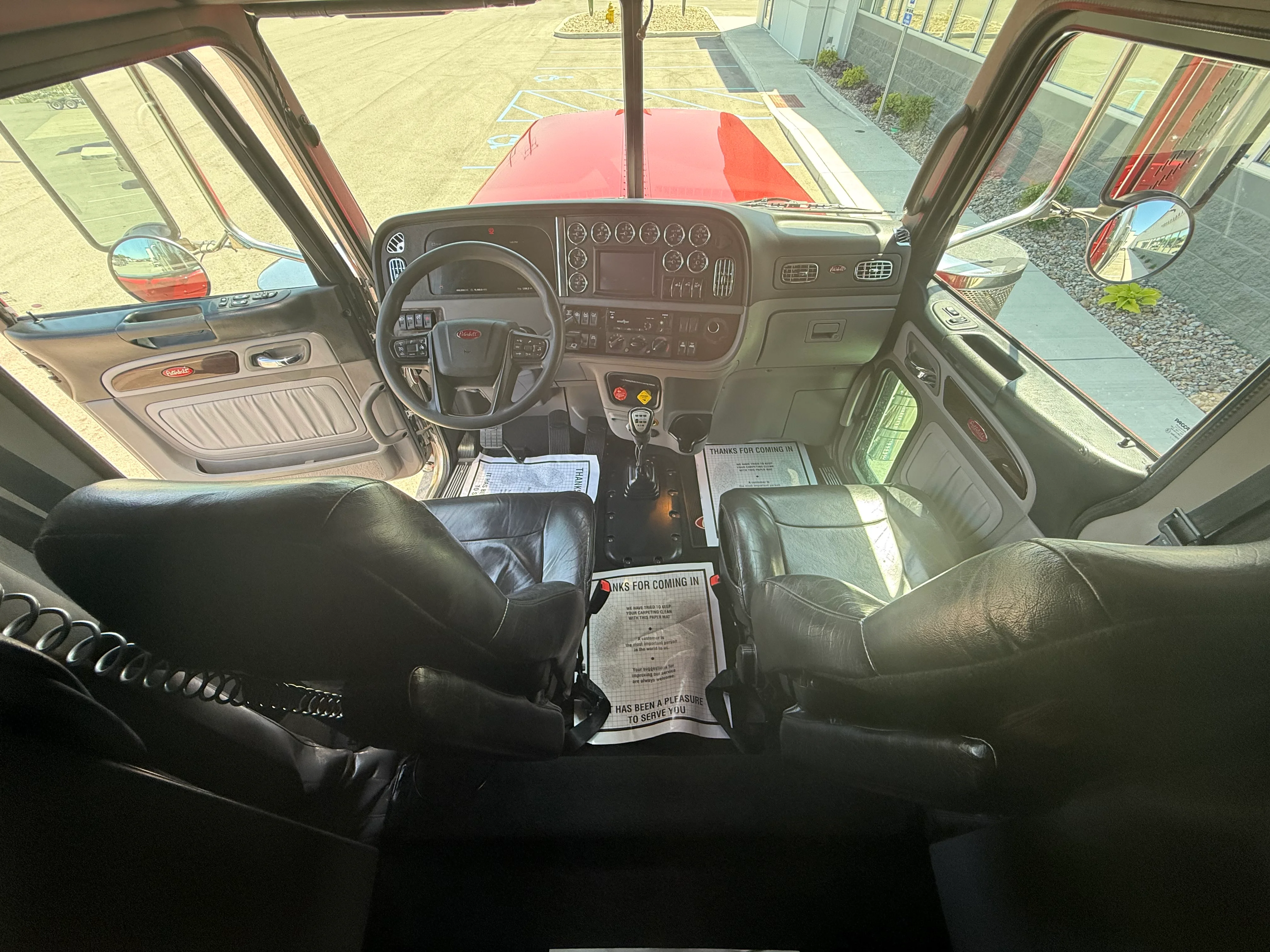 2023 Peterbilt 389 in Louisville, KY — photo 13