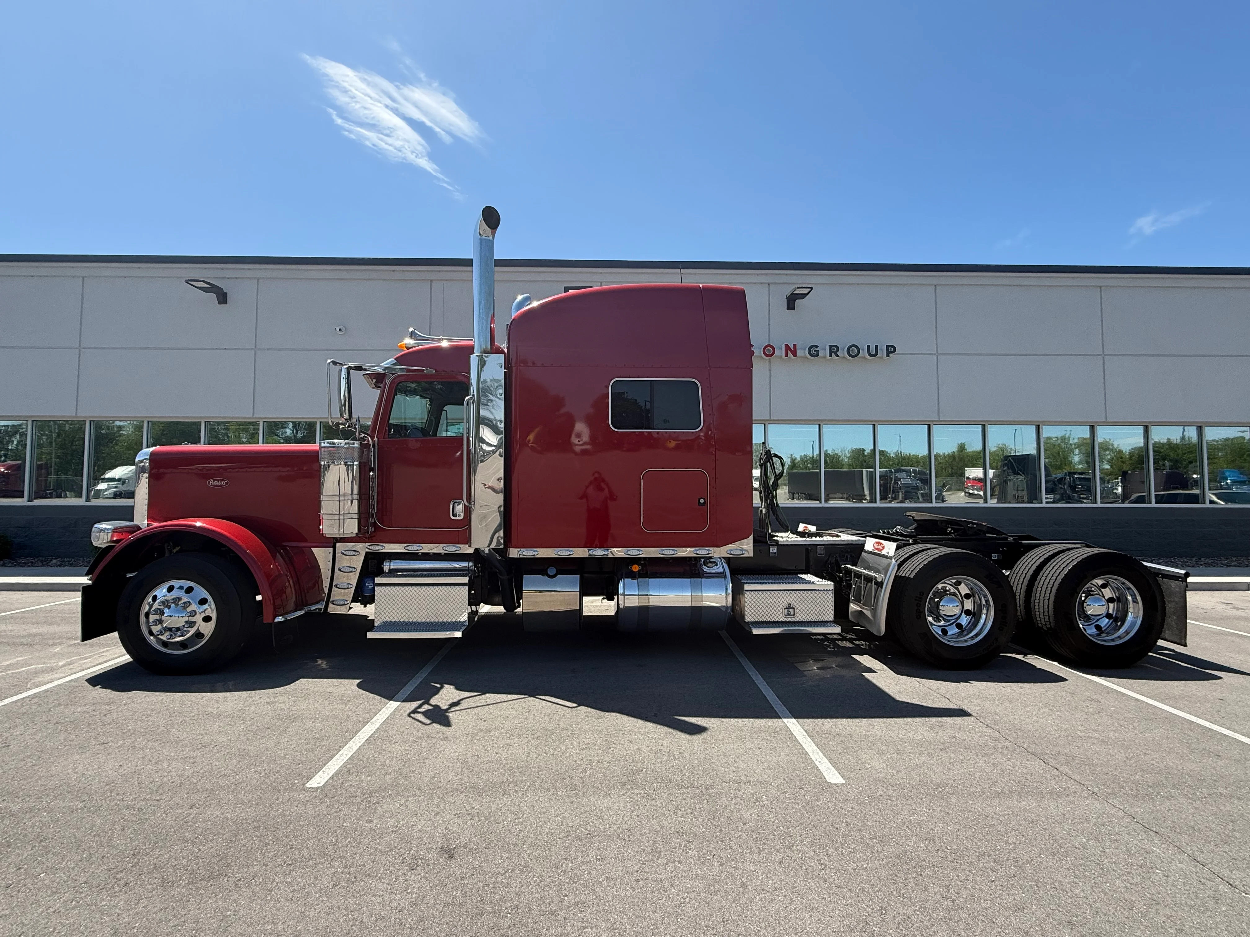 2023 Peterbilt 389 in Louisville, KY — photo 2