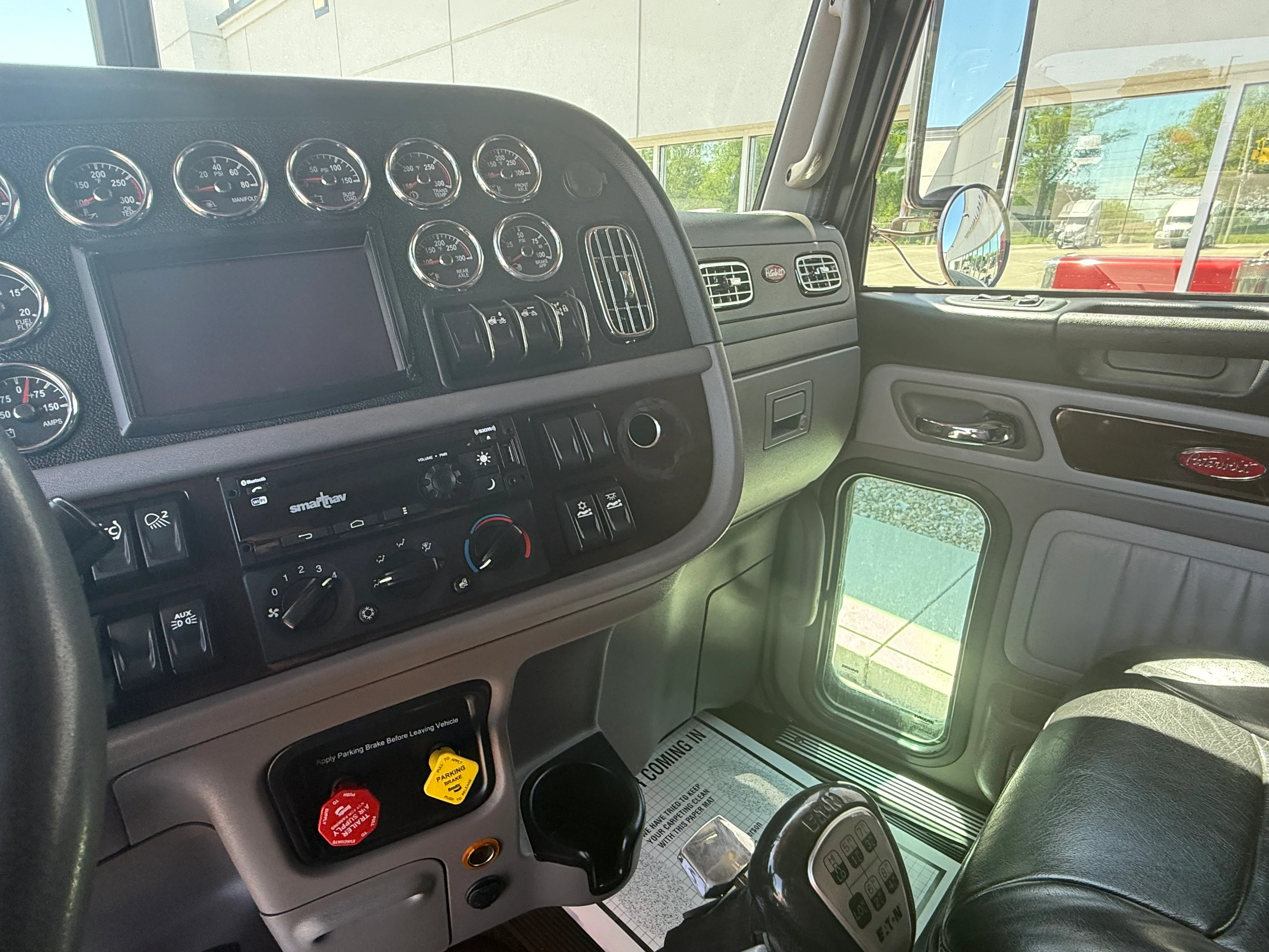 2023 Peterbilt 389 in Louisville, KY — photo 10
