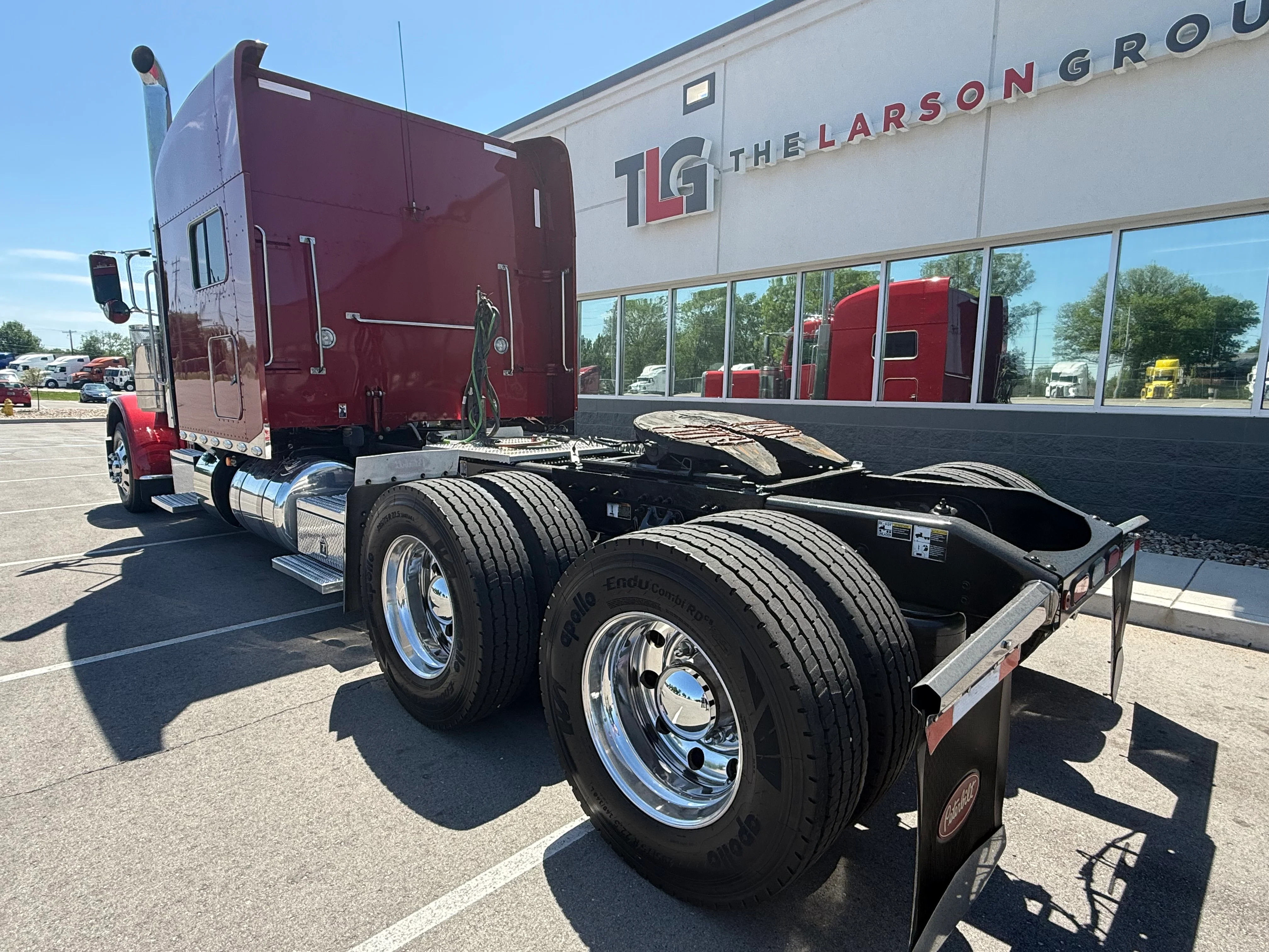 2023 Peterbilt 389 in Louisville, KY — photo 3