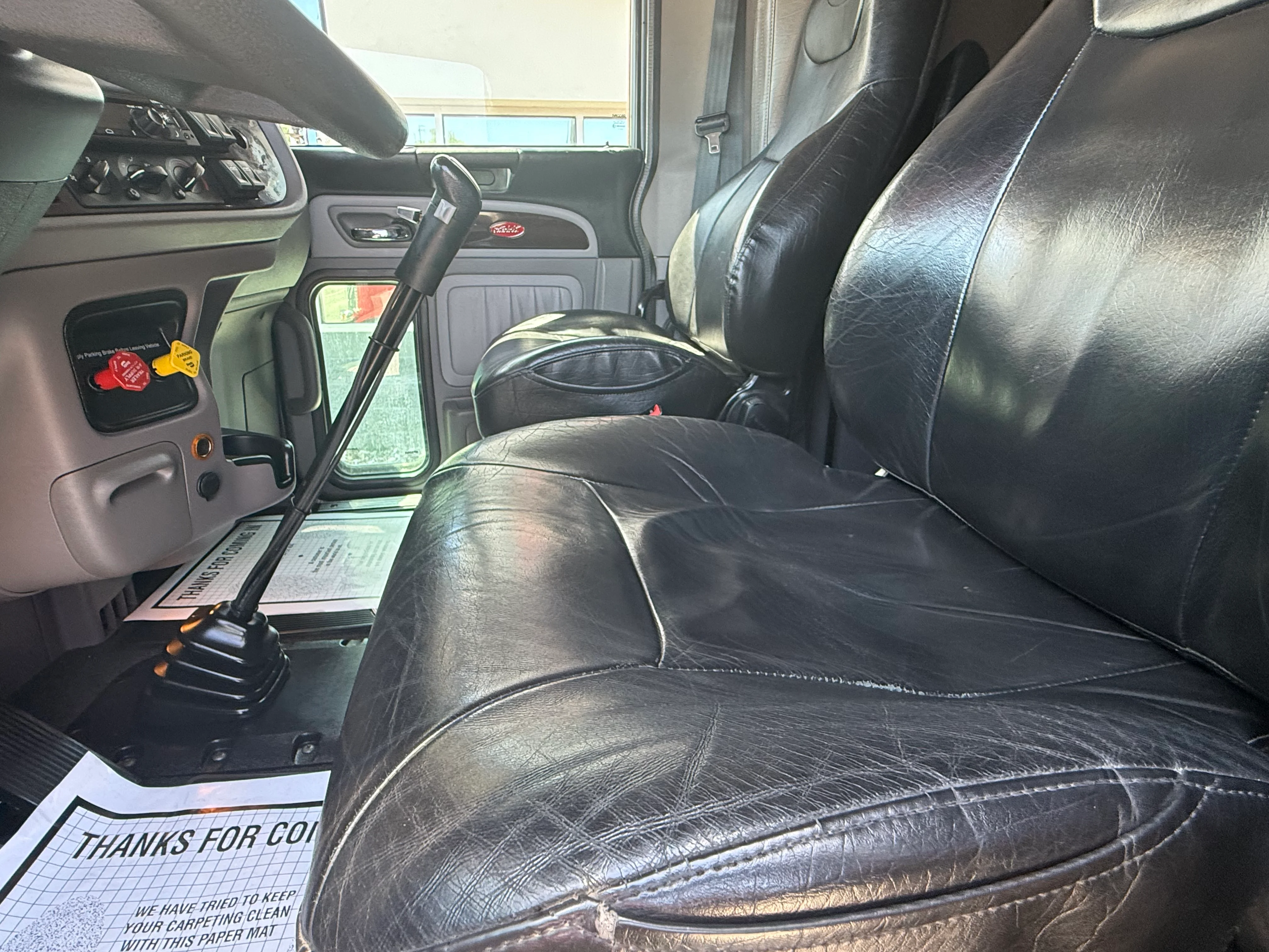 2023 Peterbilt 389 in Louisville, KY — photo 8