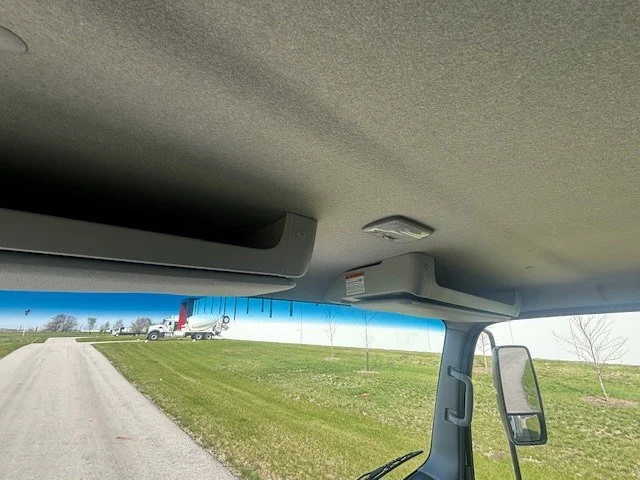 2025 Isuzu NRR in Ankeny, IA — photo 16