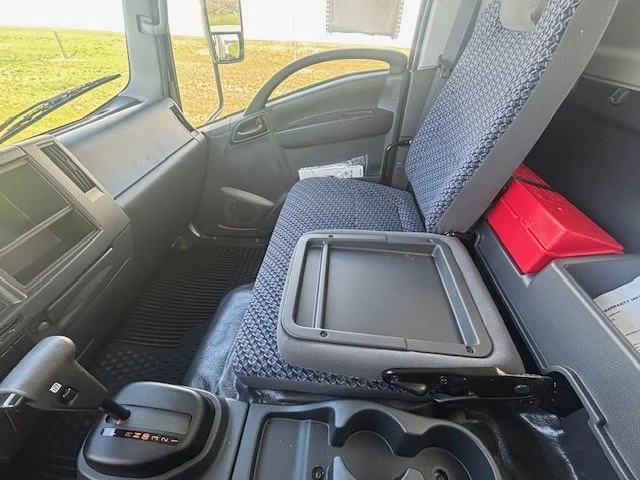 2025 Isuzu NRR in Ankeny, IA — photo 15