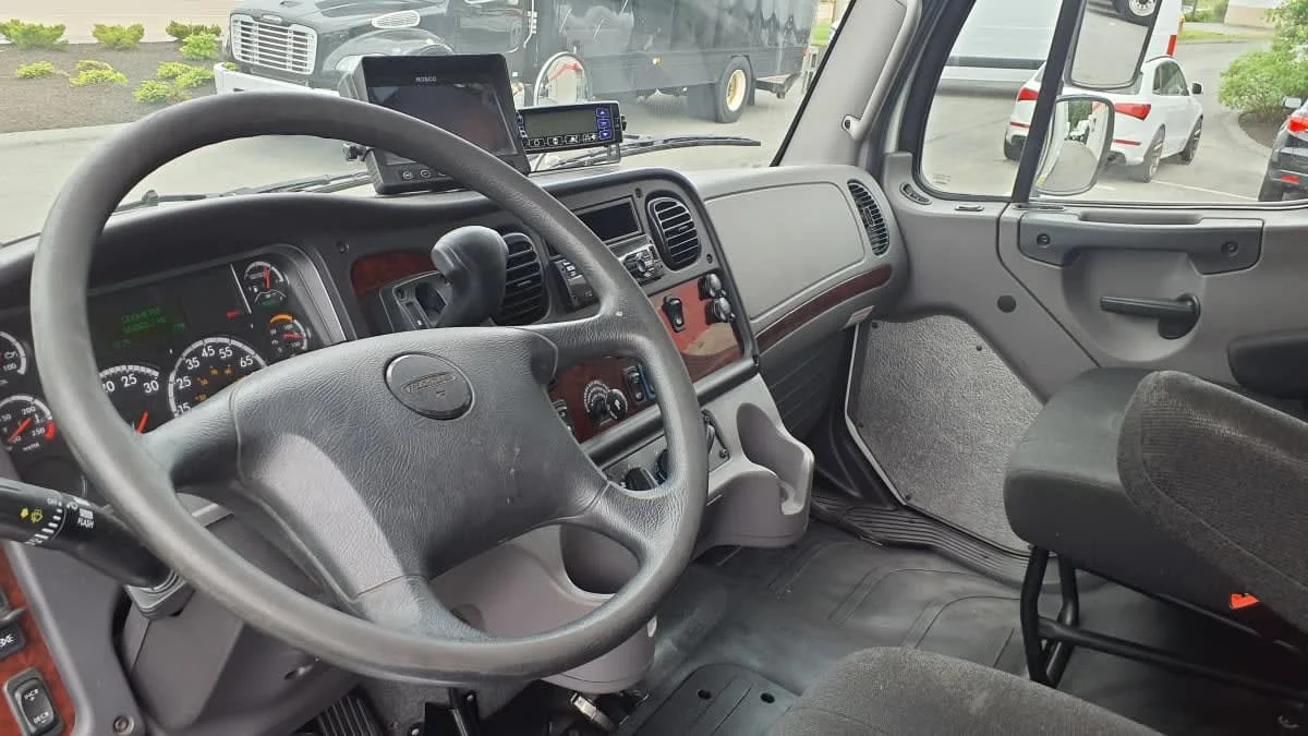 2019 Freightliner M2 106 in Norwood, MA — photo 8