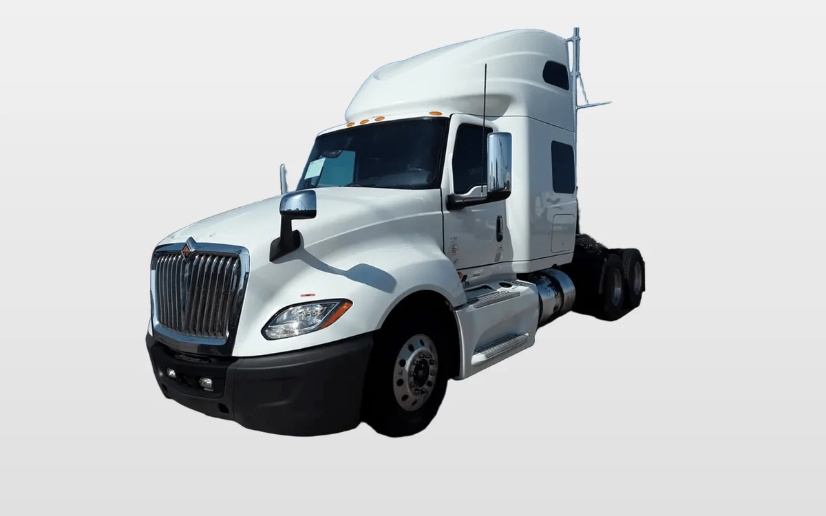 2020 International LT - image 1