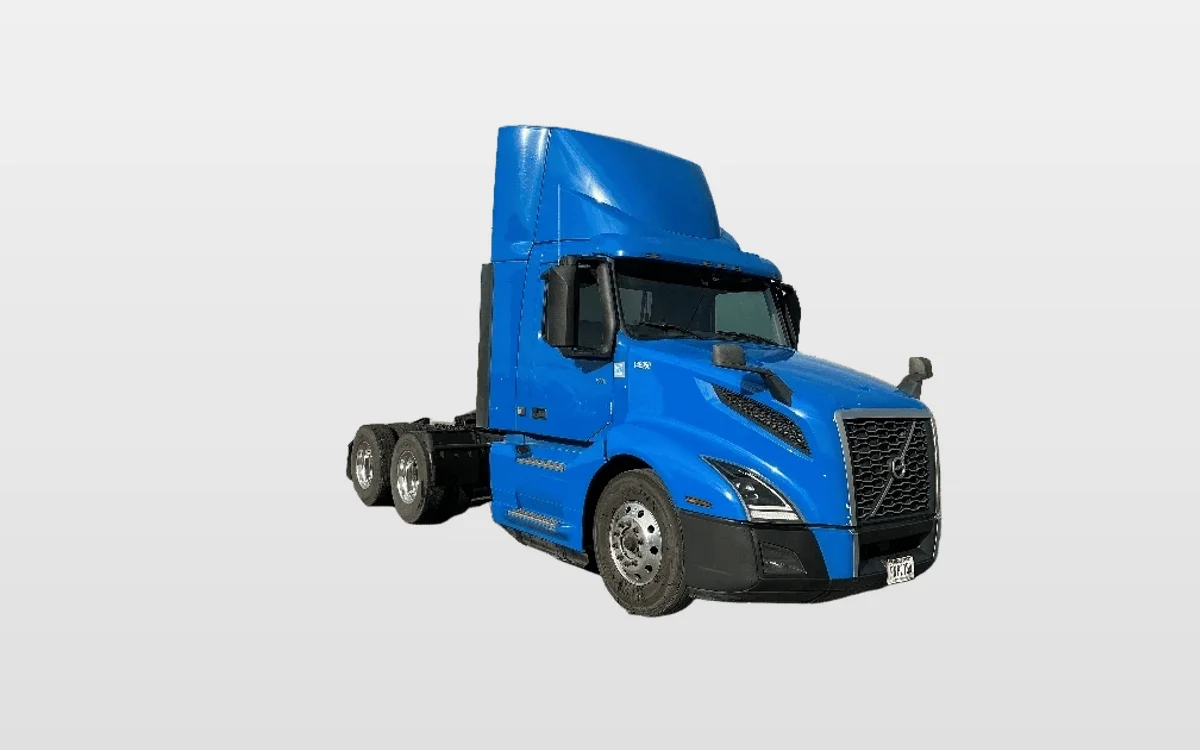 2021 Volvo - image 1