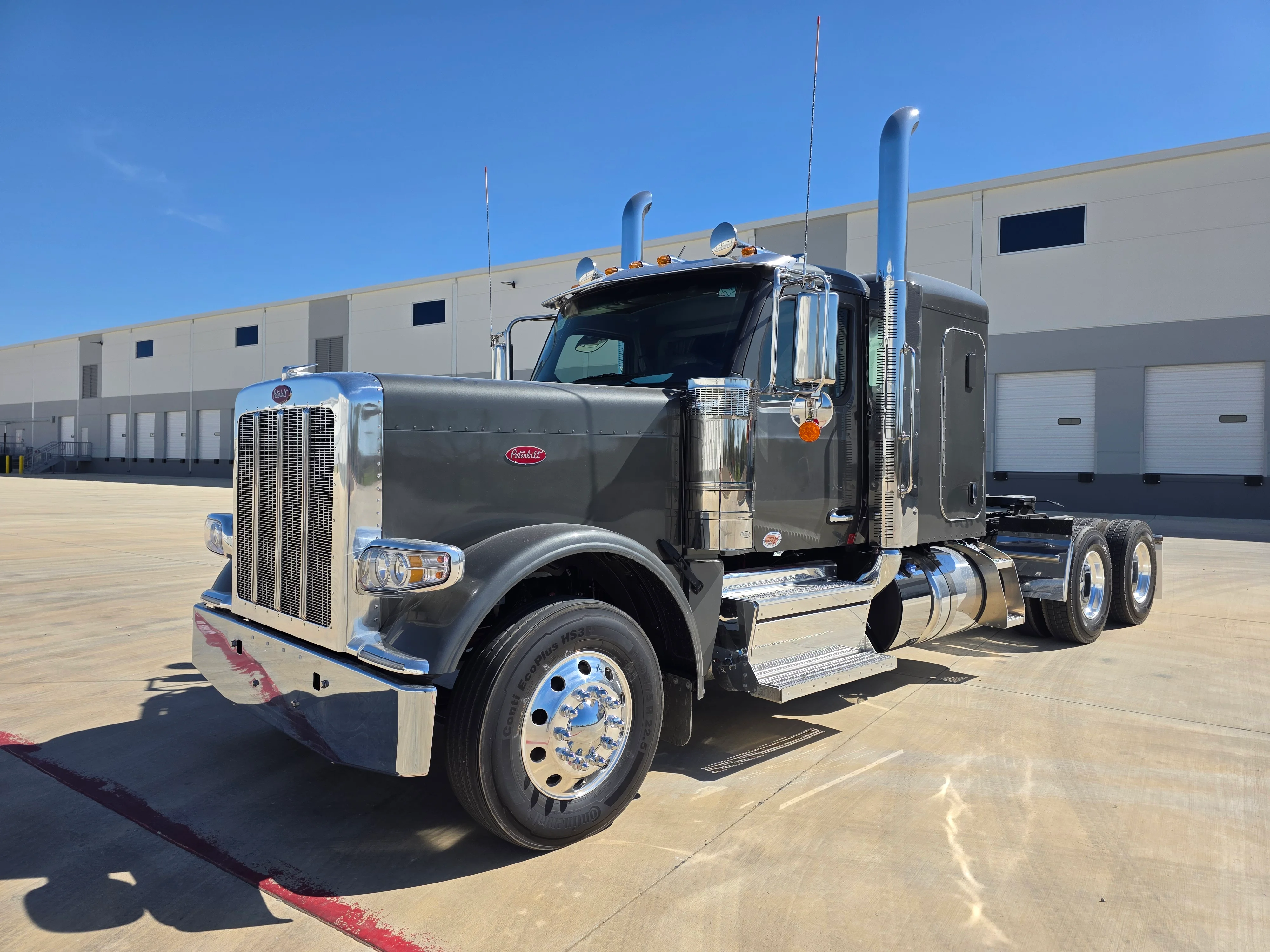 2027 Peterbilt 589 in Fort Smith, AR