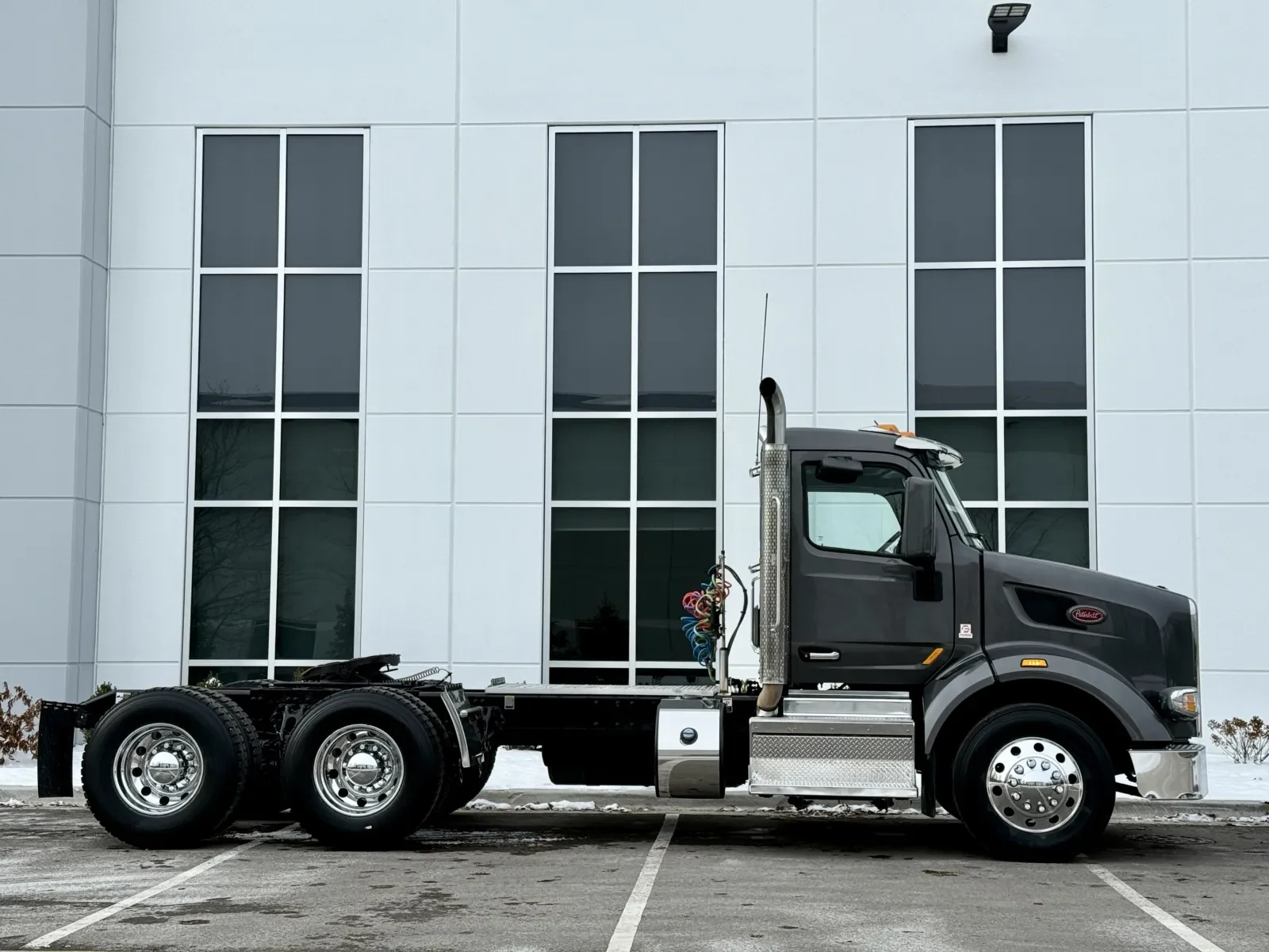 2022 Peterbilt 567 in New Lenox, IL — photo 3