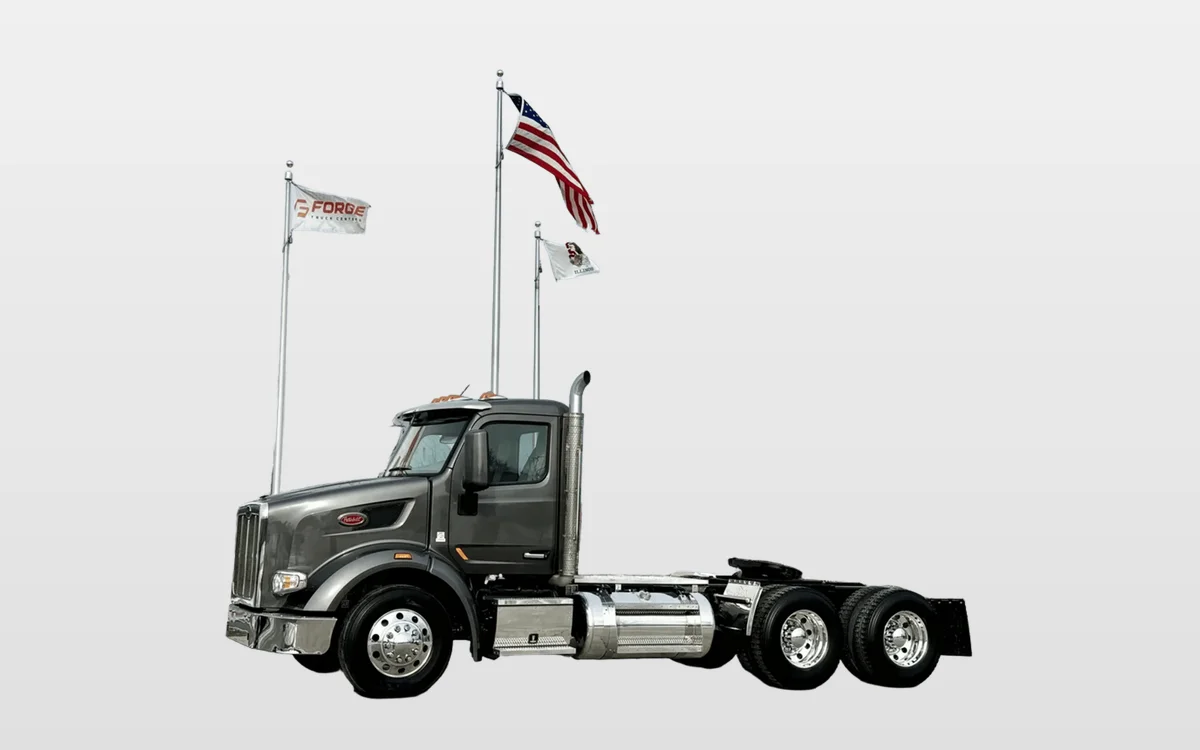 2022 Peterbilt 567 - image 1