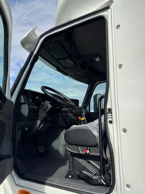 2026 International LT - image 10