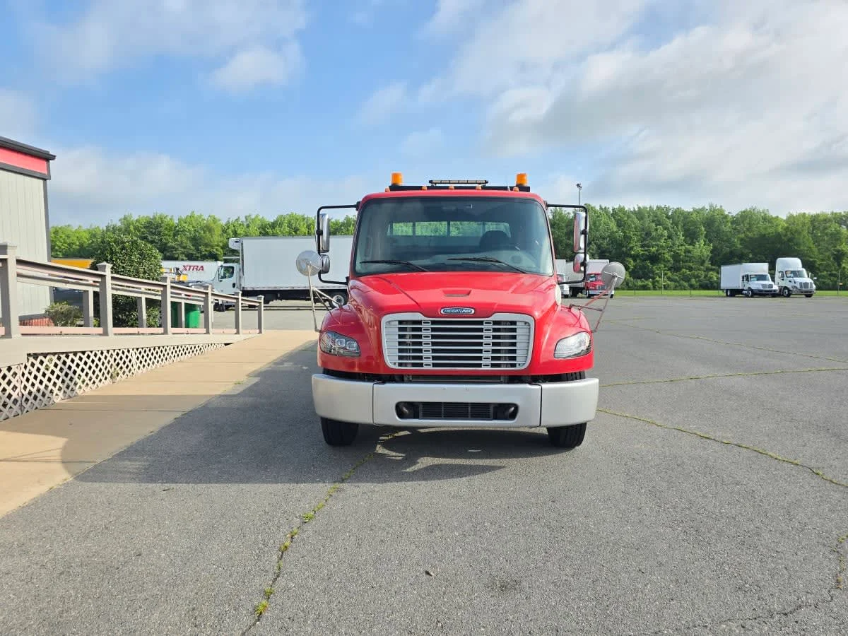 2018 Freightliner M2 106 in North Little Rock, AR — photo 2
