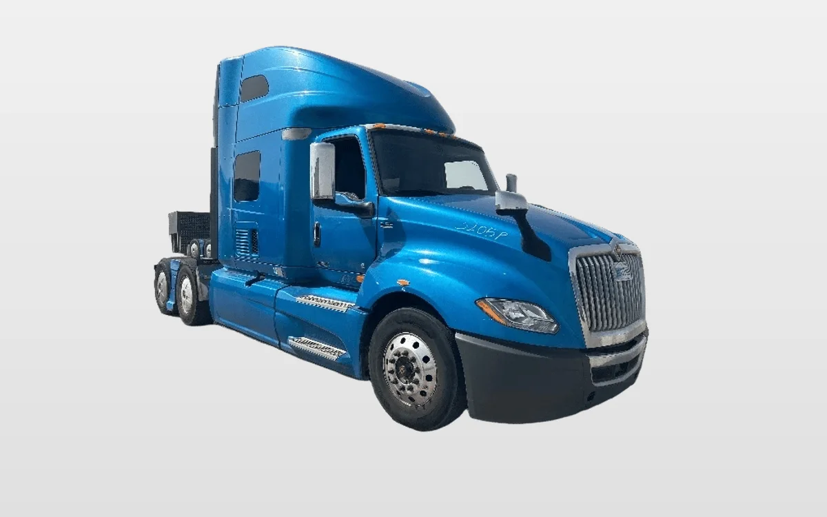 2021 International LT - image 1