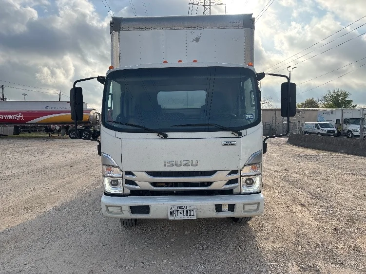 2022 Isuzu NRR - image 2