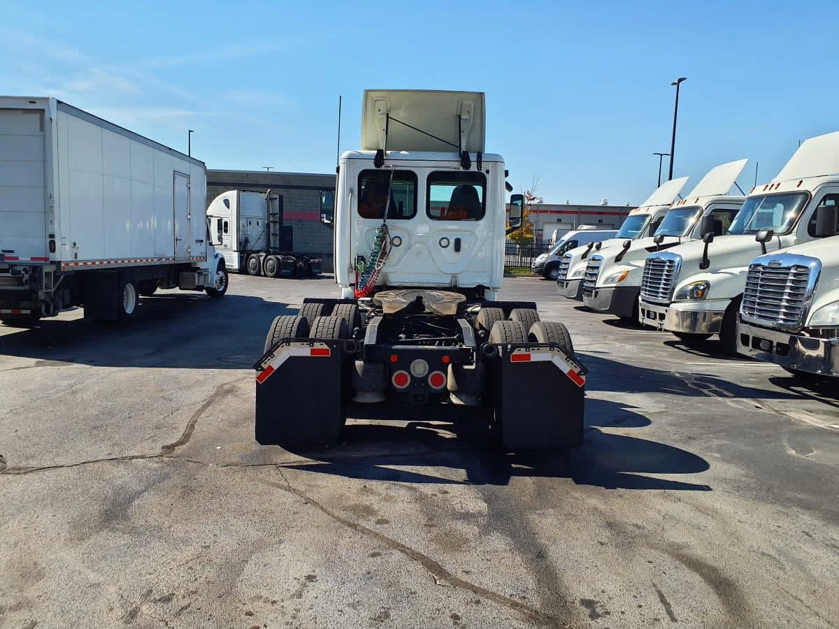 2019 Freightliner Cascadia in Atlanta, GA — photo 5