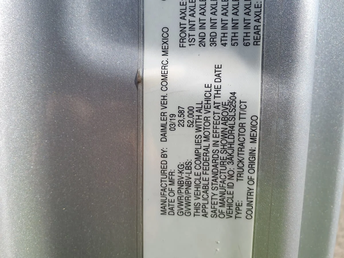 2020 Freightliner Cascadia in Wayland, MI — photo 11